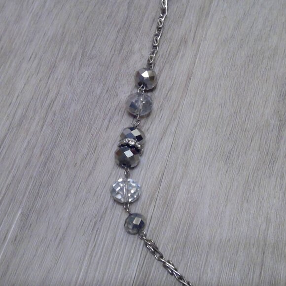 Sparkling Faceted Beads Silver Tone Necklace - Picture 2 of 3